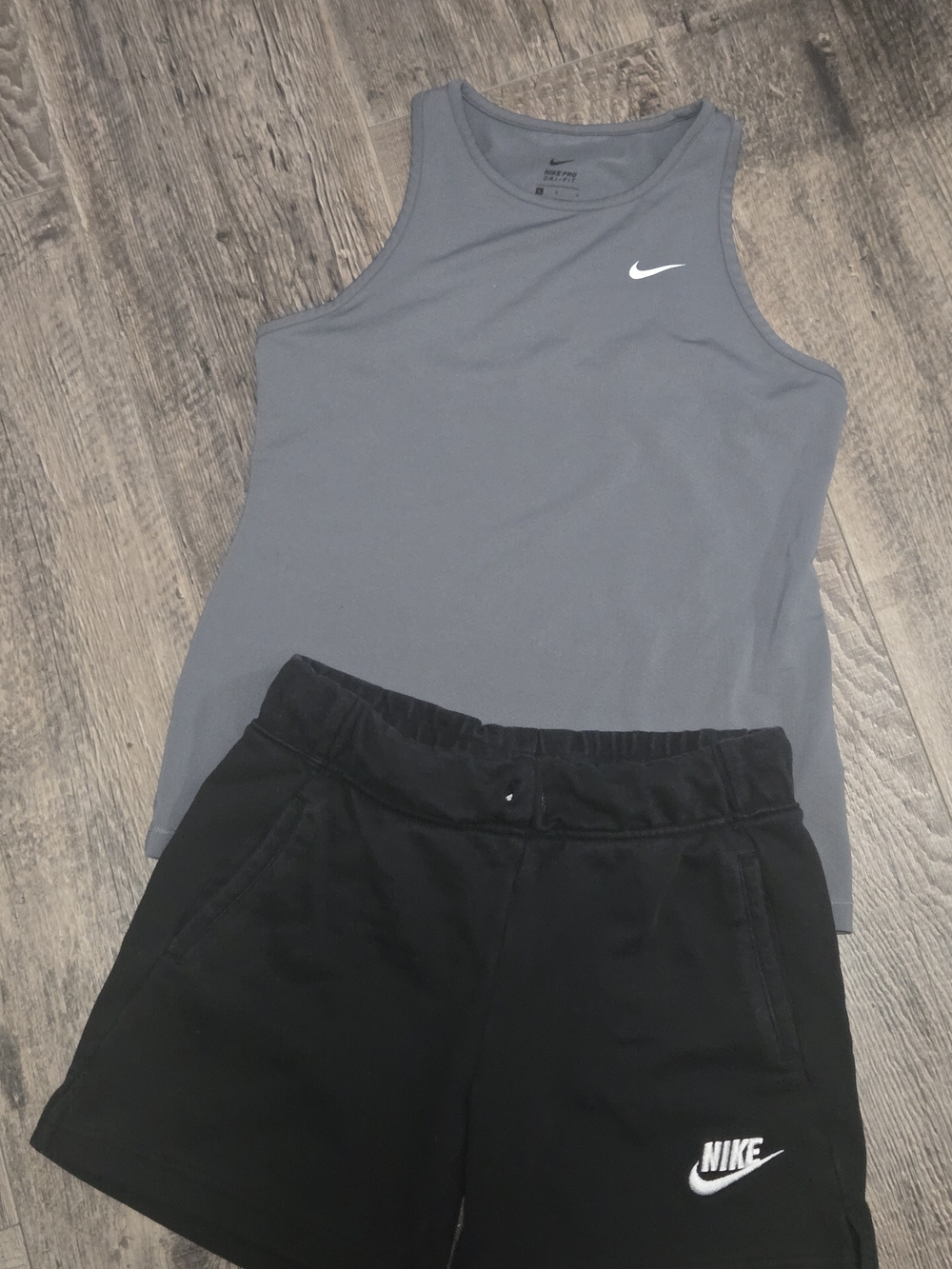 Youth NIKE outfit - Girls